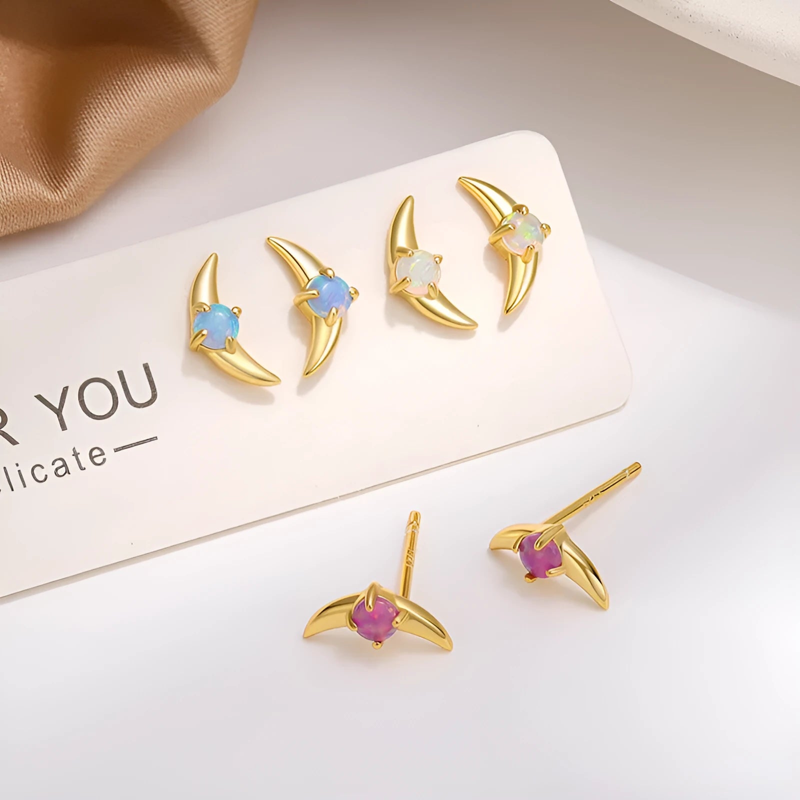Geometric women's stud earrings in 925 silver with coloured stone accents