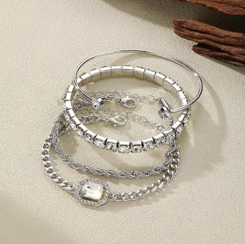 Women's geometric retro alloy jewellery set with square diamond motifs in gold or silver finish