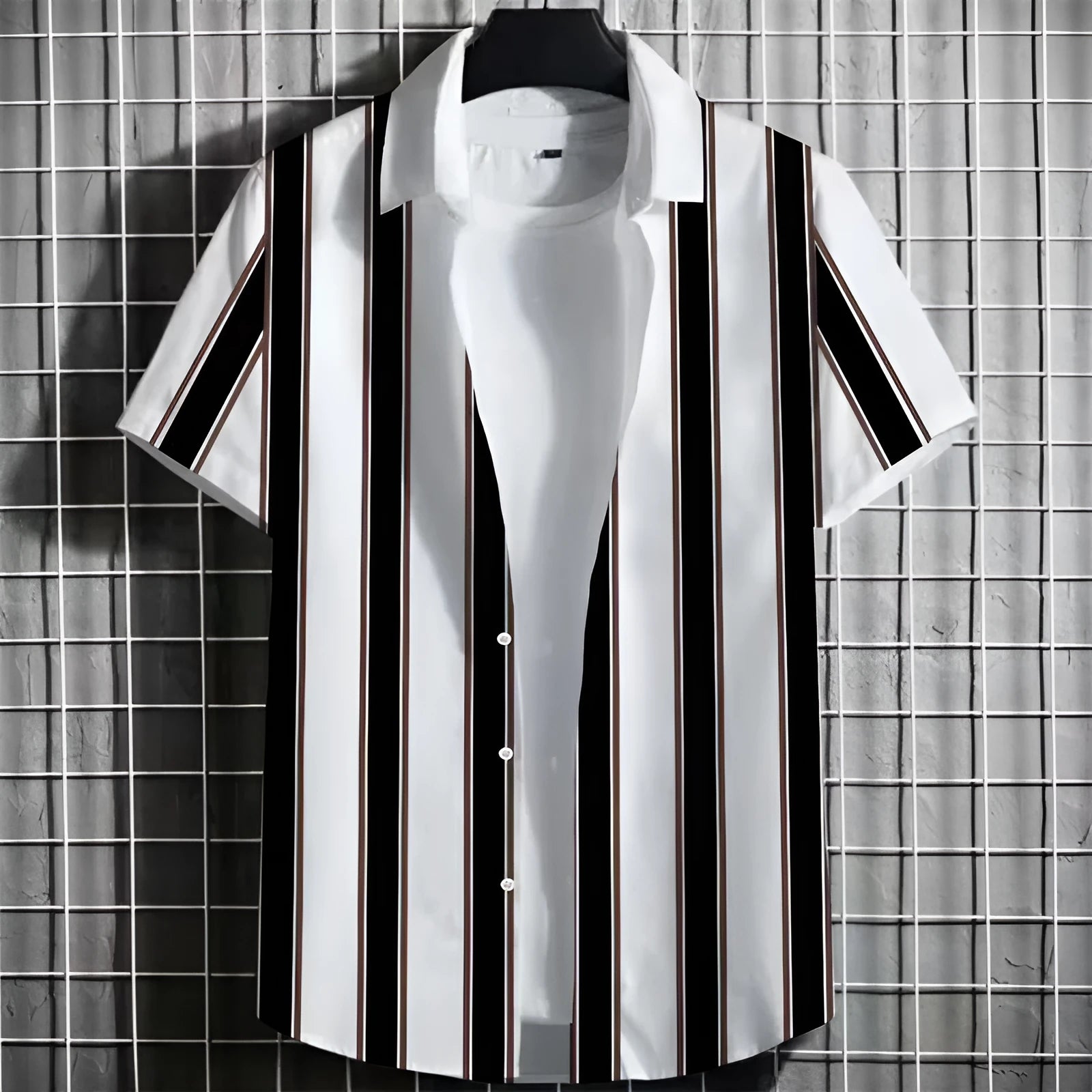 Men's linen short sleeve t-shirt with 3D printed striped pattern in a solid colour.