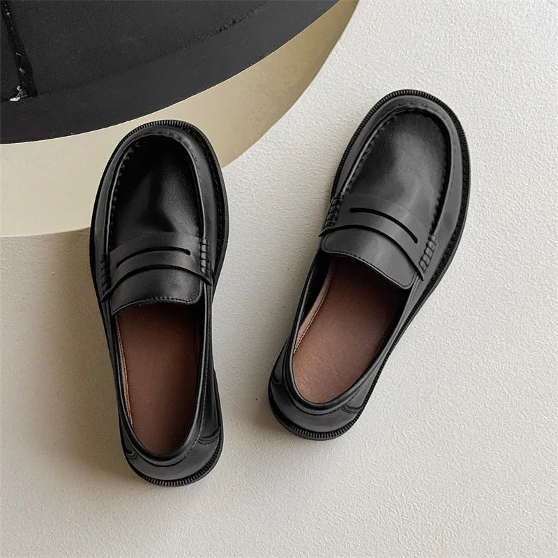 Men's slip-on casual shoe in a retro style with a microfiber upper and rubber sole