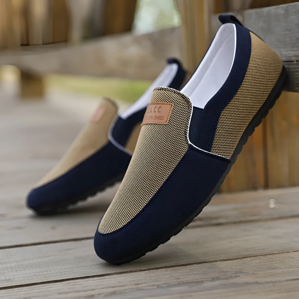 Men's grey canvas board shoes with round toe and rubber soles