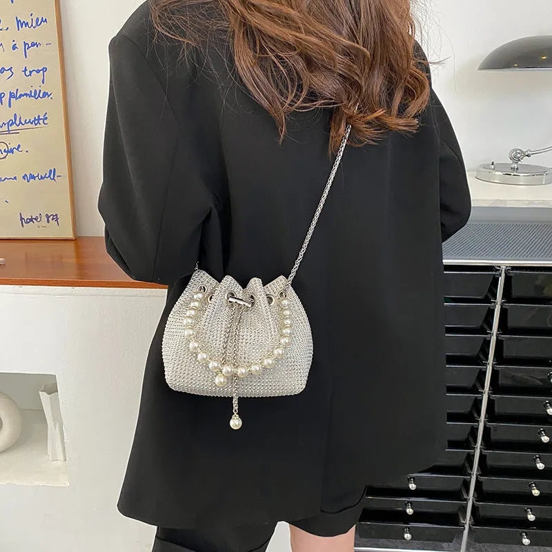 Fashion light diamond shoulder bag in western style with chain strap and bucket shape for daily matching