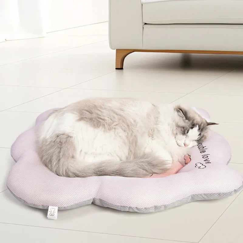 Green pet cooling mat for dogs with size options S, M, L, XL.
