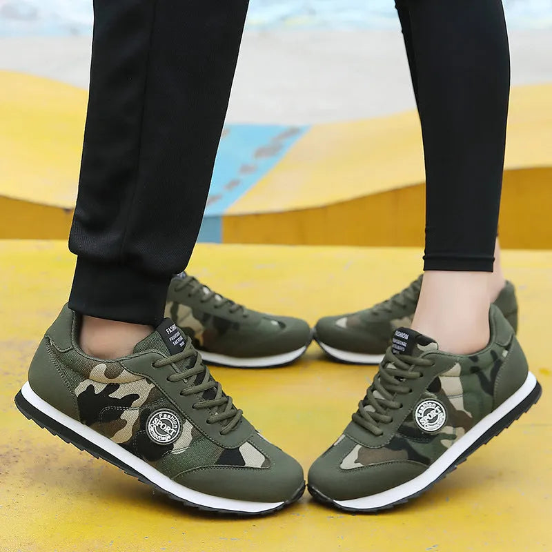 Camouflage patterned suede running shoes with mesh lining and foam soles