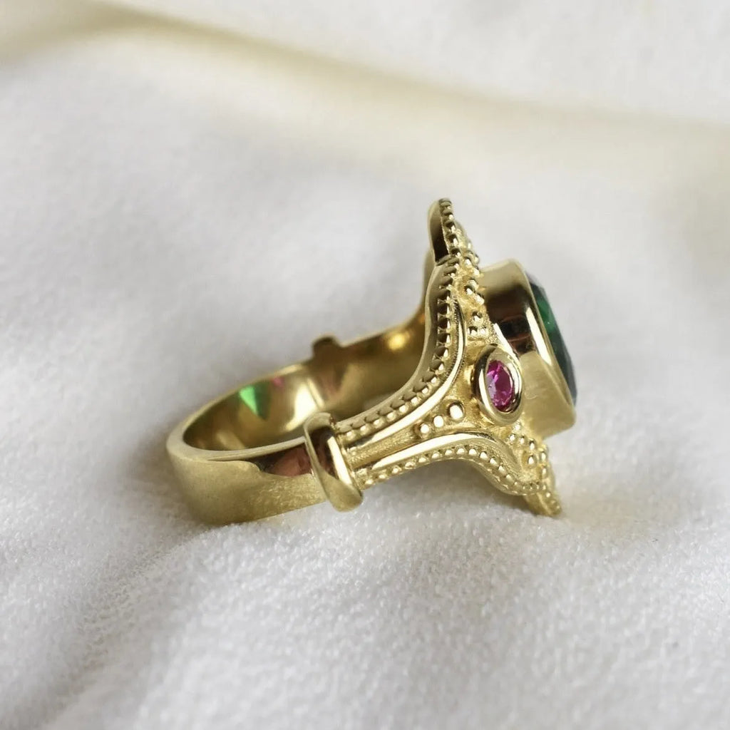 Gold-plated geometric women's ring with electroplated alloy construction in golden lvzuan colour