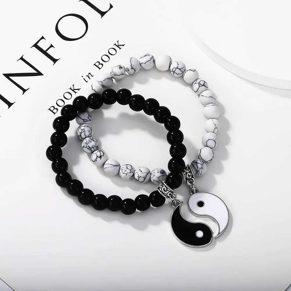 Eight-diagram-shaped geometric appetizer bracelet in electroplated alloy with unisex design for travel commemoration gifting