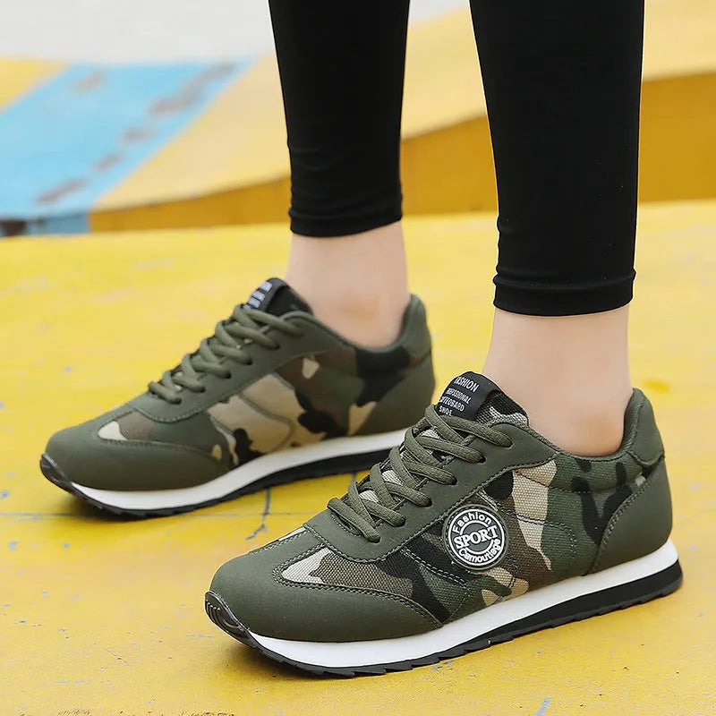 Camouflage patterned suede running shoes with mesh lining and foam soles