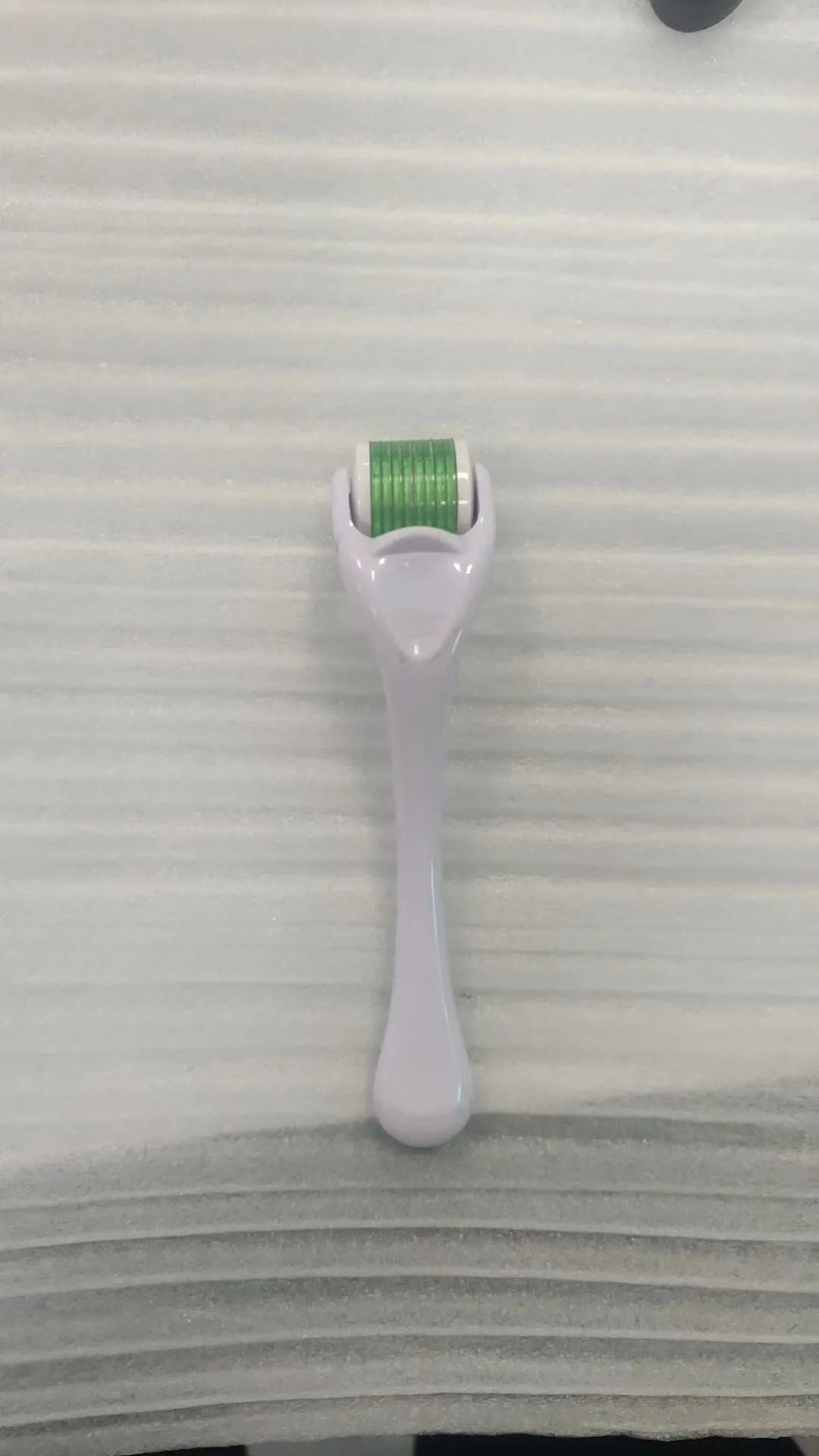 540 micro needle roller derma tool in assorted colours with choice of needle sizes 0.2mm, 0.25mm, 0.3mm.