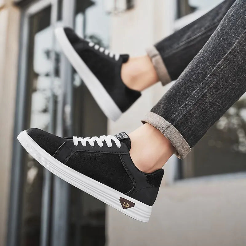 Men's black PU sneakers with snake pattern texture and high-cut design above 11cm with round toe and rubber sole