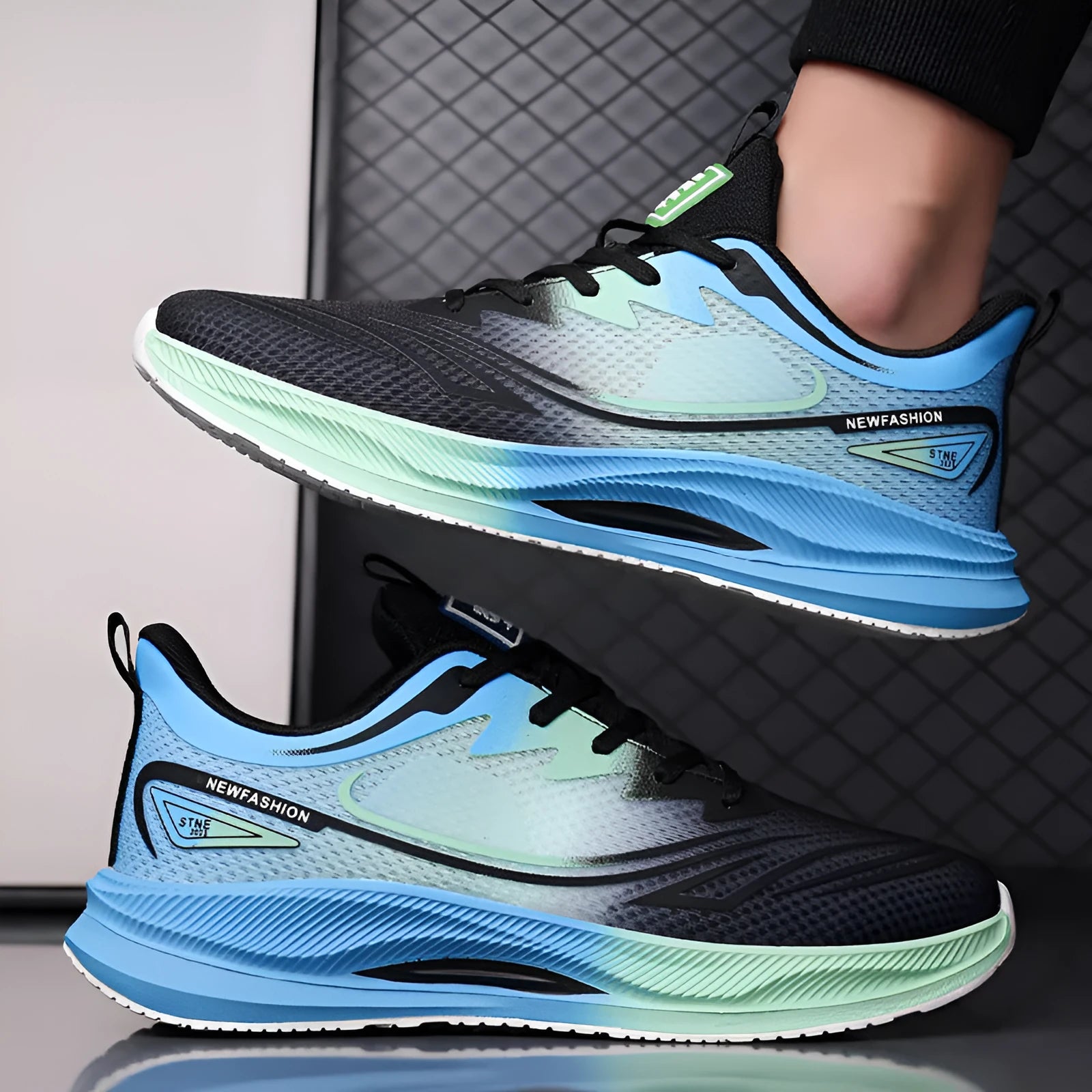 Men's low-top casual shoes in woven mesh with a rubber sole, shown in solid colours.
