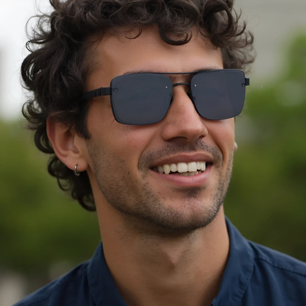 Men's vintage sunglasses with polycarbonate lenses in multiple colour options including gold gradient blue