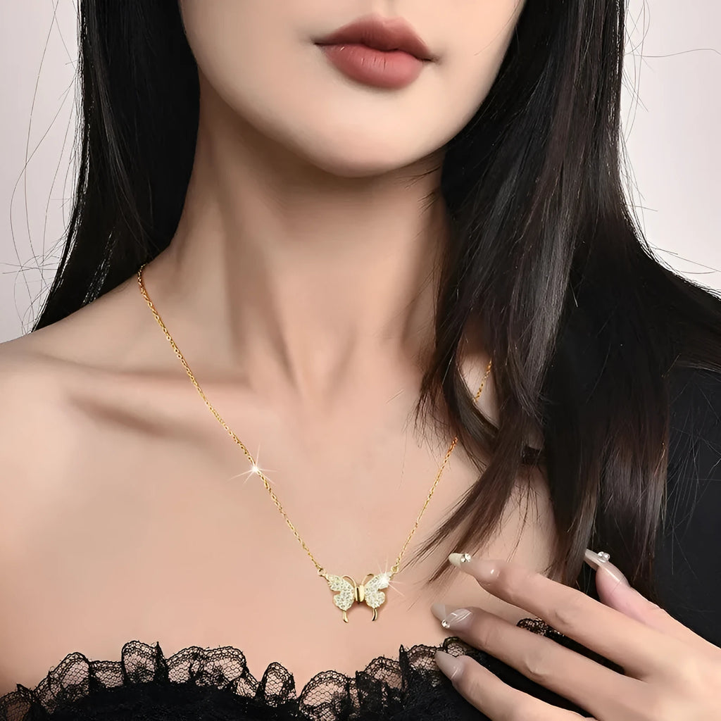 Women's titanium steel clavicle chain necklace with magnetic butterfly clasp in gold or silver colour