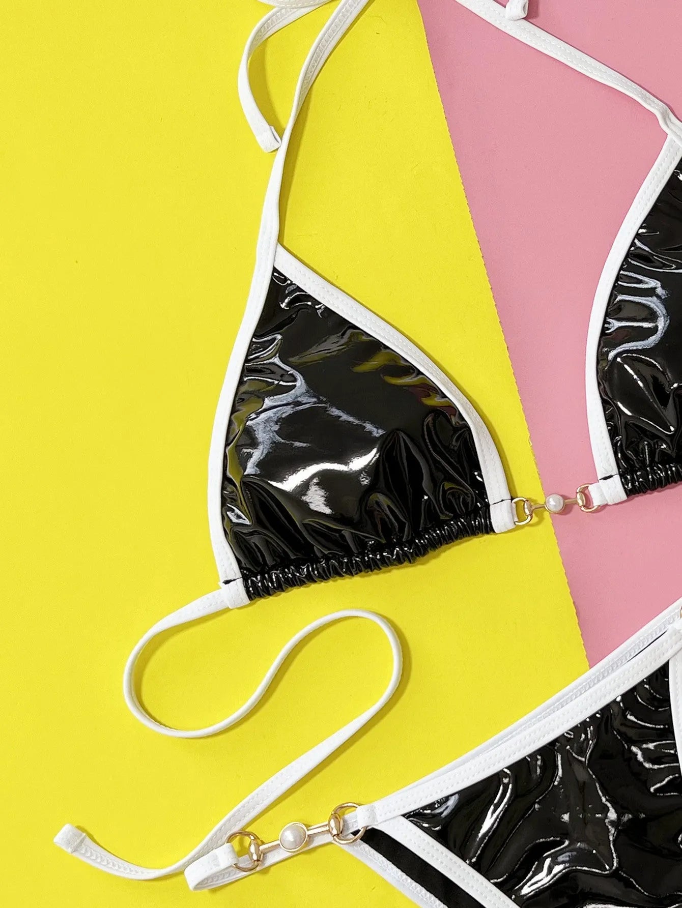 Black solid colour women's bikini swimsuit with briefs style