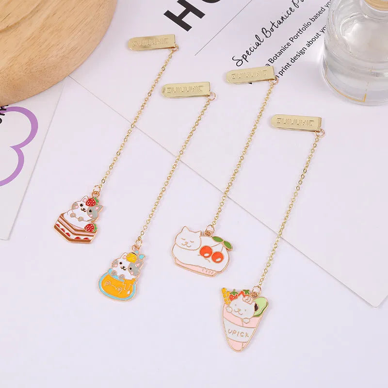 Jane Lime Foodie cat metal pendant bookmark with cartoon design measuring 3.8cm by 18.3cm