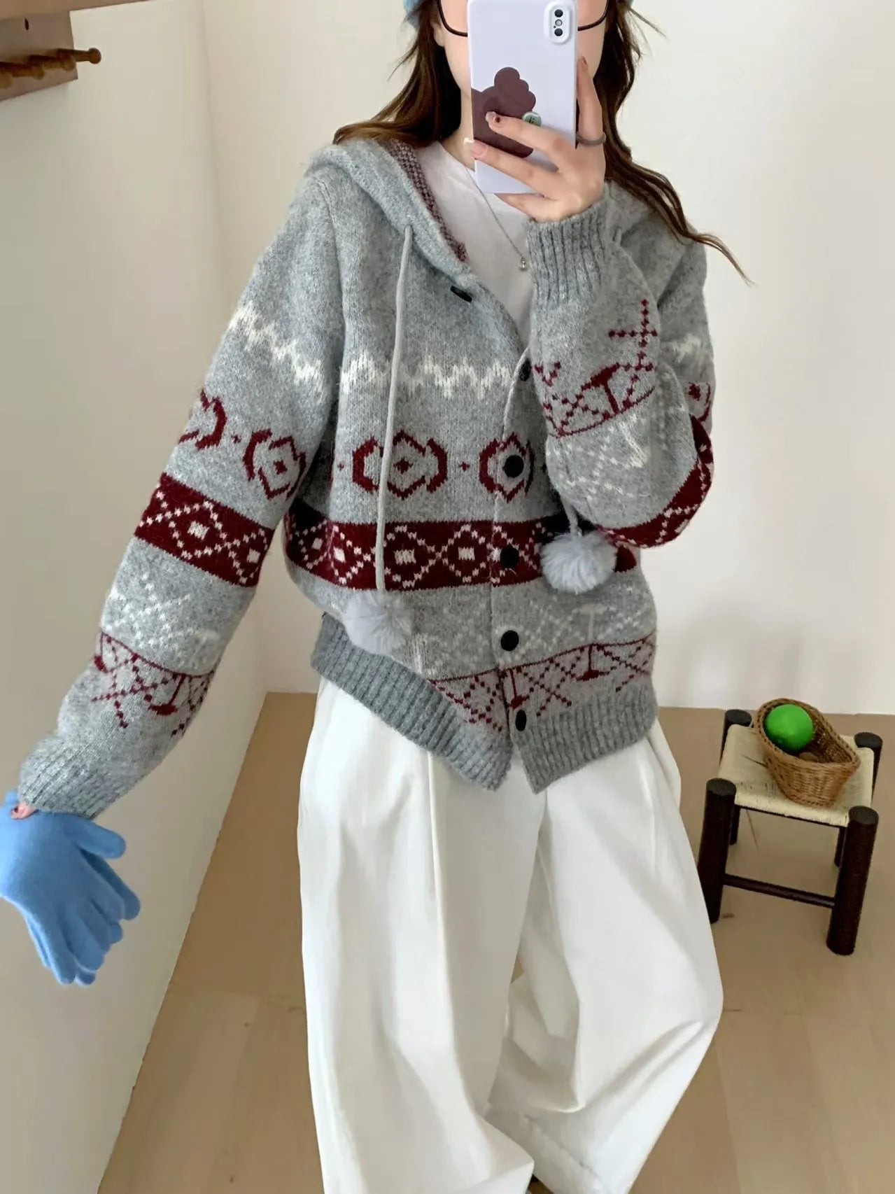 Idle style loose-fit brocade sweater coat for women in geometric pattern, available in milky white or grey