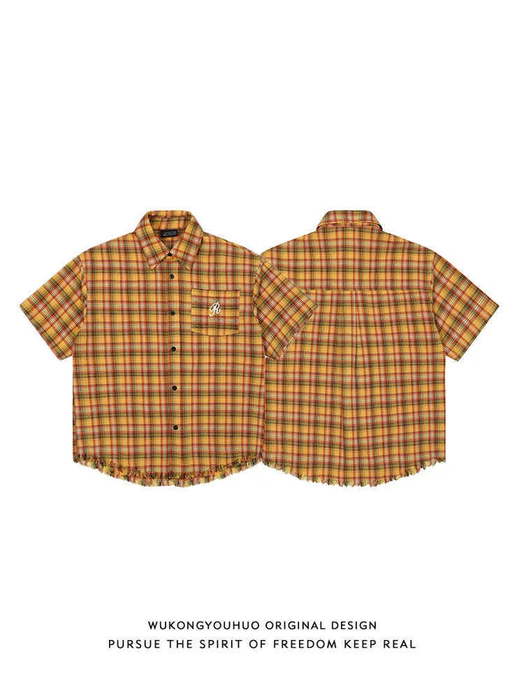 Yellow grid plaid shirt with American embroidery pocket detail and short sleeves