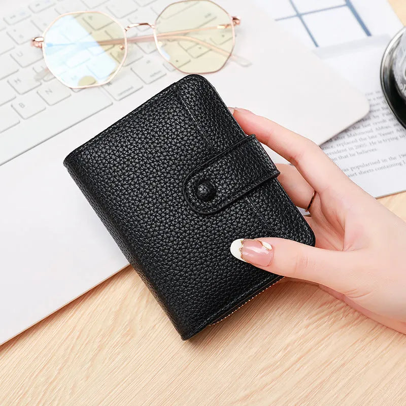 Women's short wallet in breathable PU leather with antibacterial function and sewing thread detailing