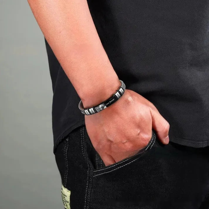 Unisex titanium steel bracelet with heart-shaped lettering bead and leather rope in gift box