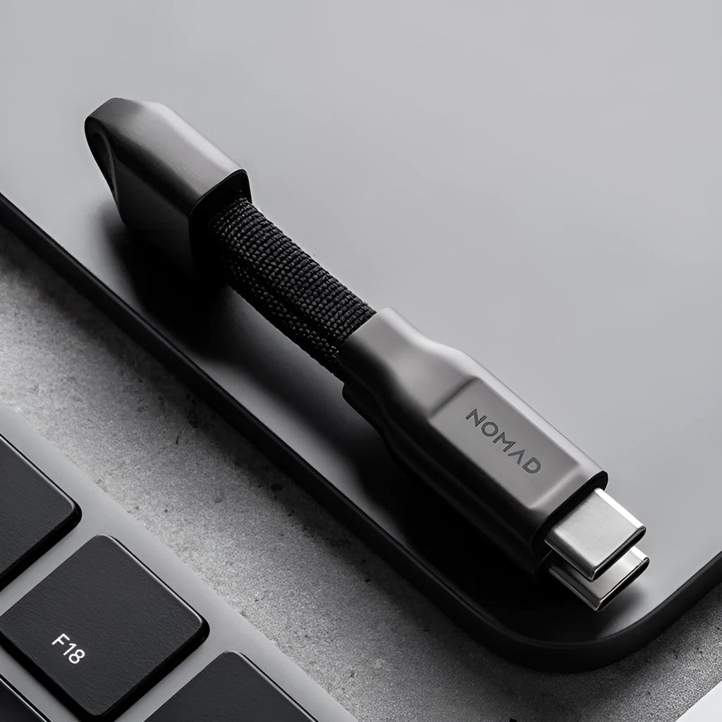 12cm keychain USB-C fast charging cable, magnetic suction, nylon braided black, 60W