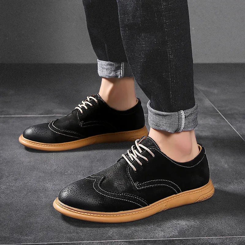 Men's black leather lace-up business shoes with a rubber sole and leather toe cap.