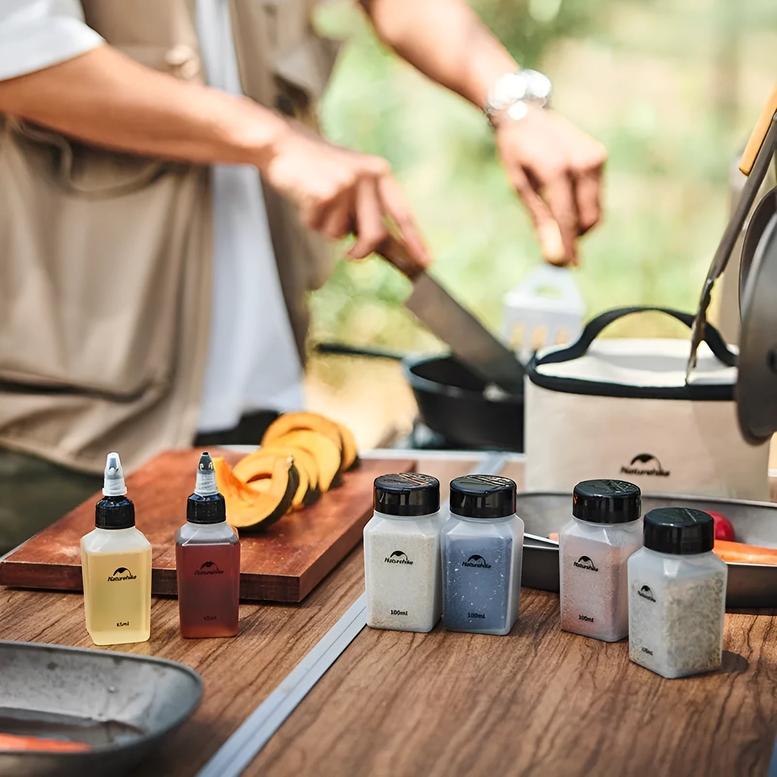 Naturehike six-piece plastic seasoning bottle set for outdoor cooking and camping