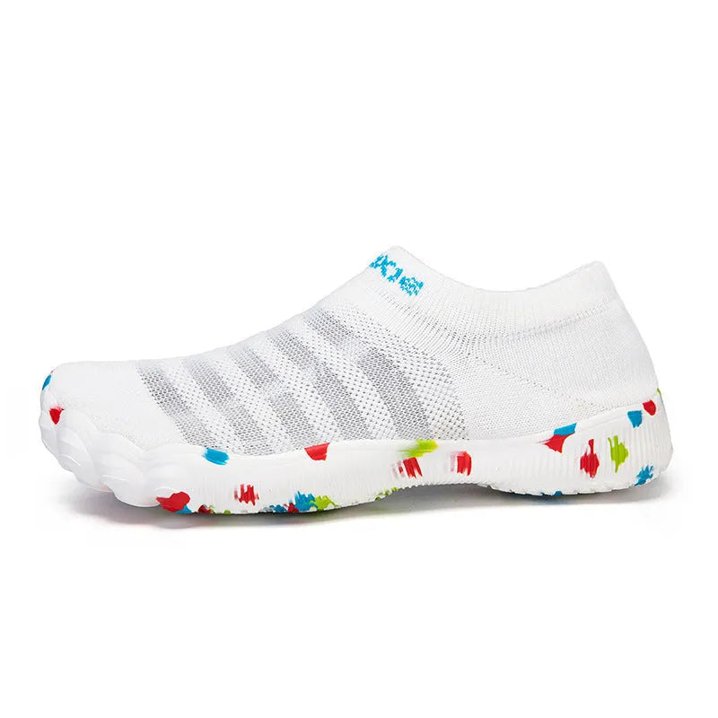 Men's camouflage water shoes with Flyknit upper and rubber sole for beach and swimming