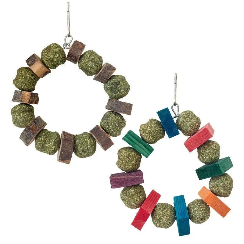 Hamster chew toy decorative ring with straw balls for guinea pigs and rabbits
