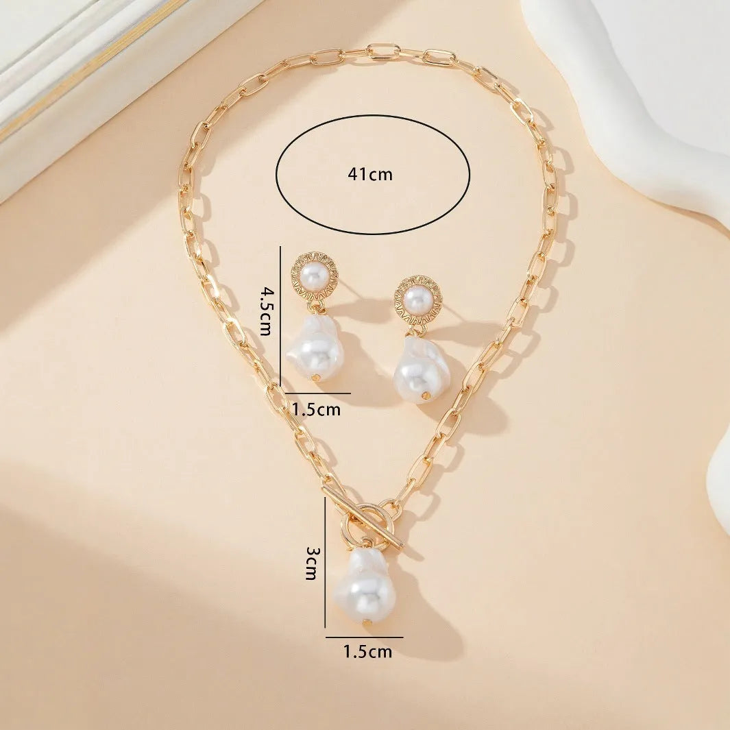 Gold retro Baroque style pearl pendant necklace and matching ear studs set for women