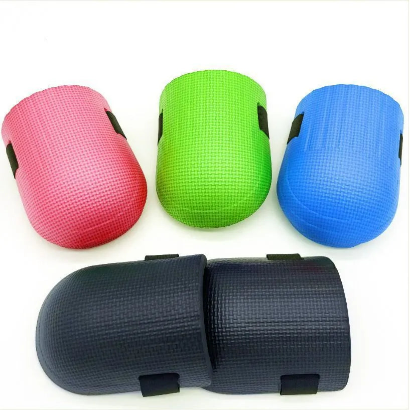 Pair of EVA foam kneepads in blue with 11mm thick cushioning for construction and DIY work.