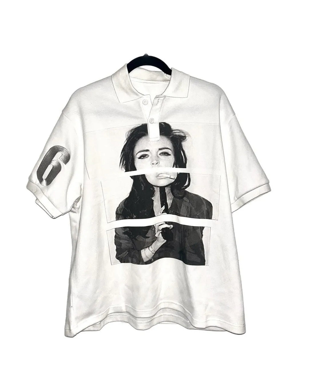 Polyester polo shirt with printed pattern in straight fit with short sleeves