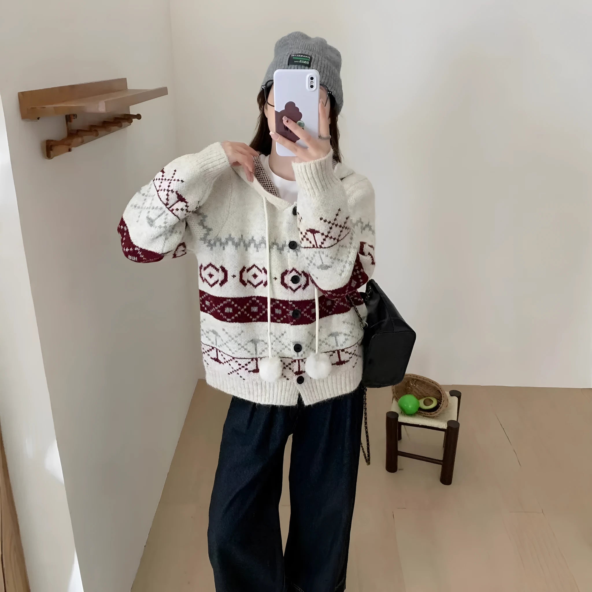 Idle style loose-fit brocade sweater coat for women in geometric pattern, available in milky white or grey