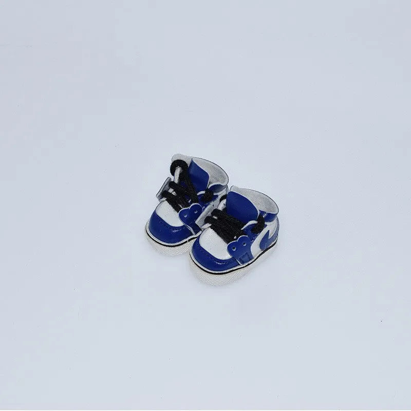Doll replacement shoes for 17cm figures in multiple styles and colours
