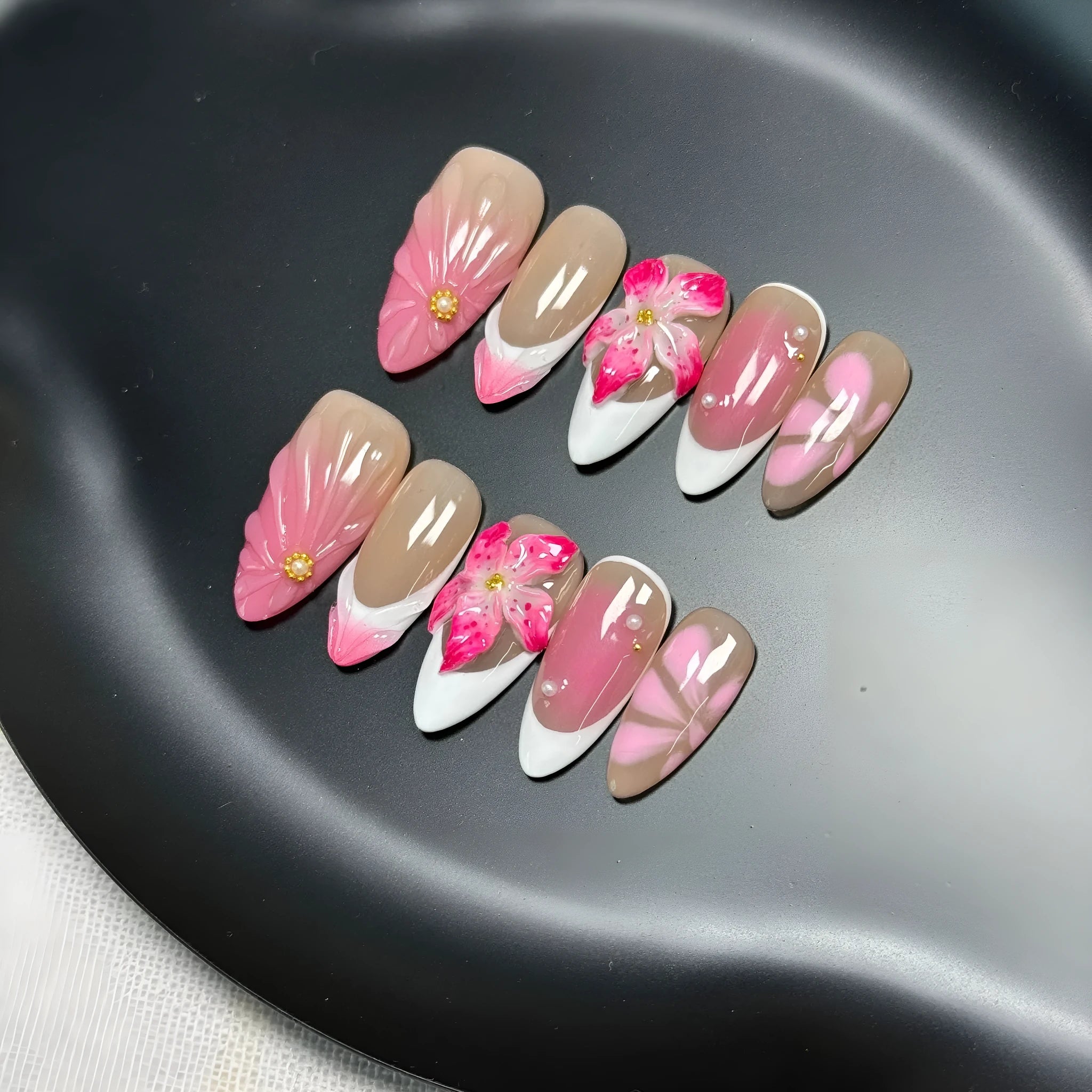 French style press-on artificial nails with 3D lily and ice flower design in almond shape.