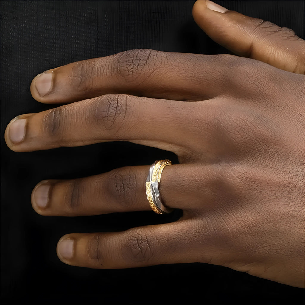Adjustable 925 silver ring with gold and silver colour blocked Tang grass pattern and open band