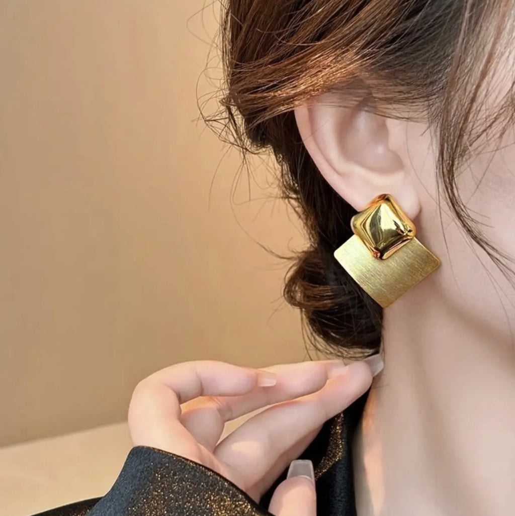 Gold brushed square stud earrings for women with alloy body and 925 silver needle, shown in 4.5cm and 3.5cm sizes