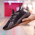 Men's white breathable sports shoes with mesh lining and platform heel design