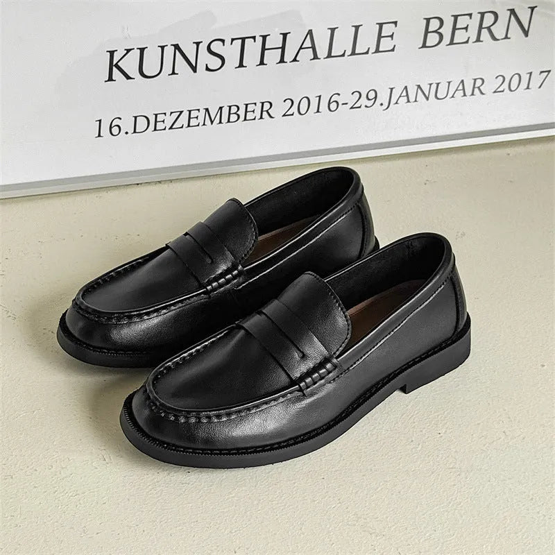 Men's slip-on casual shoe in a retro style with a microfiber upper and rubber sole