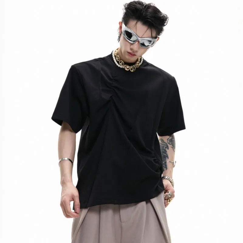 Men's loose-fit cotton t-shirt with three-dimensional pleated design in black colour