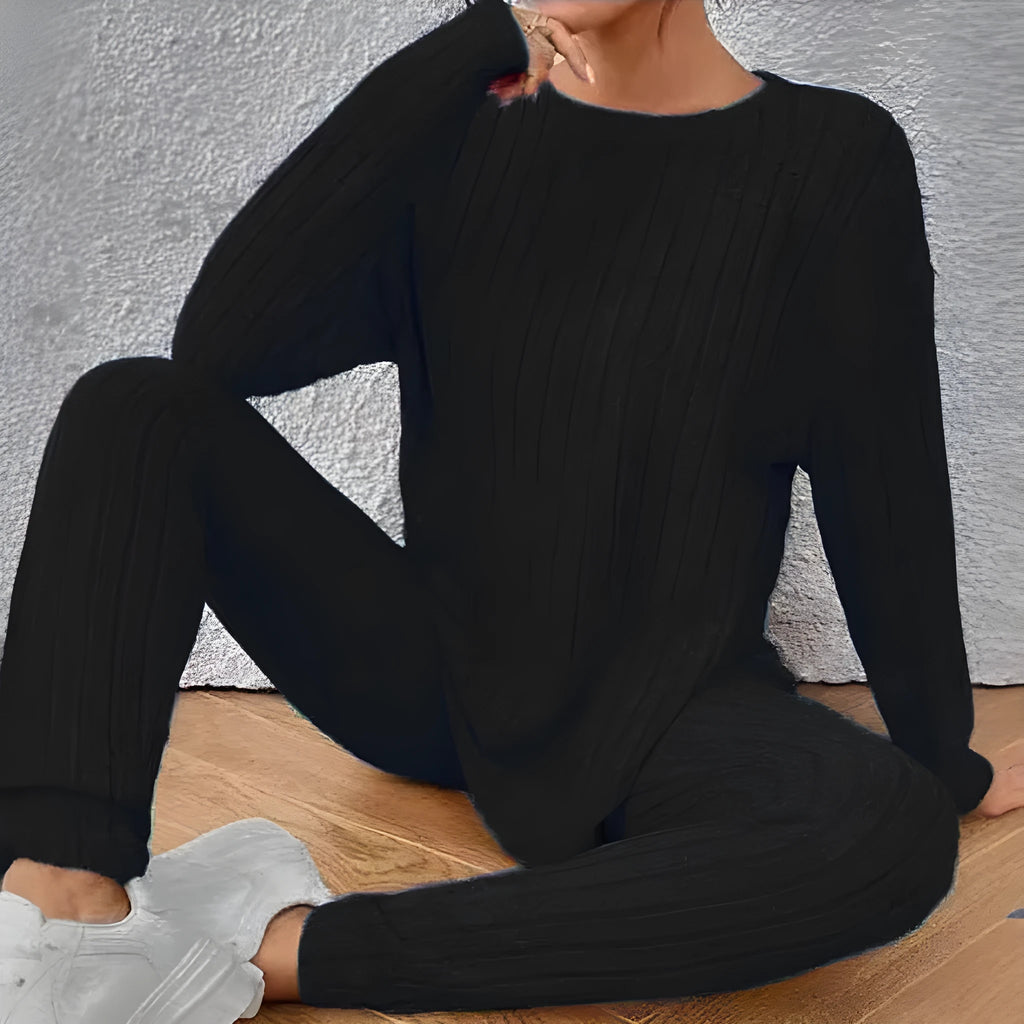Sunken stripe pattern two-piece homewear set in black or blue colour with regular sleeves