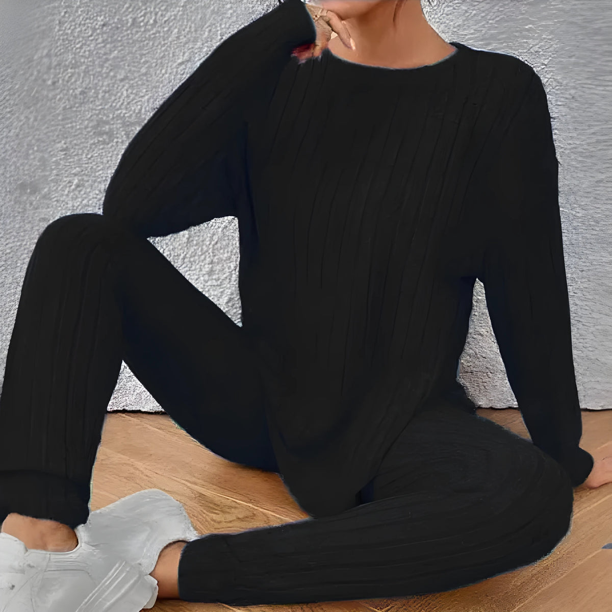 Sunken stripe pattern two-piece homewear set in black or blue colour with regular sleeves