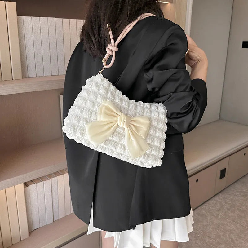 Women's canvas single shoulder handbag in horizontal square shape with sandwich pocket