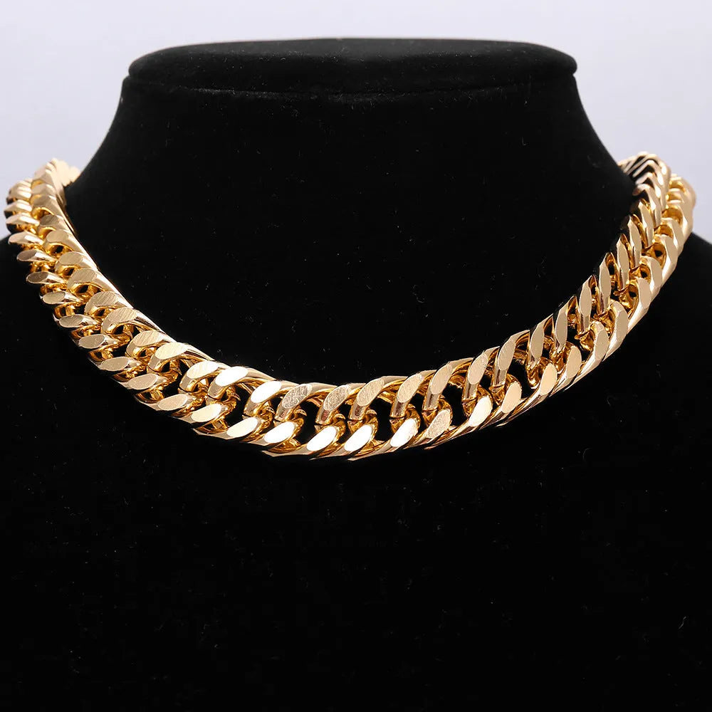 Women's thick chain necklace in solid colour with 32cm length and 6cm pendant