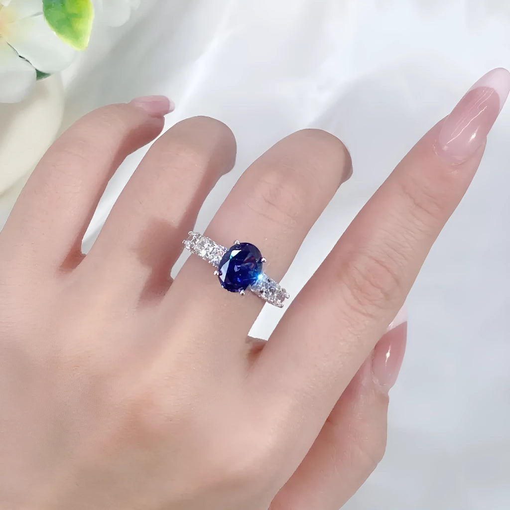 Sterling silver ring with a heart-shaped ice flower cut zircon in Tan Sang colour.