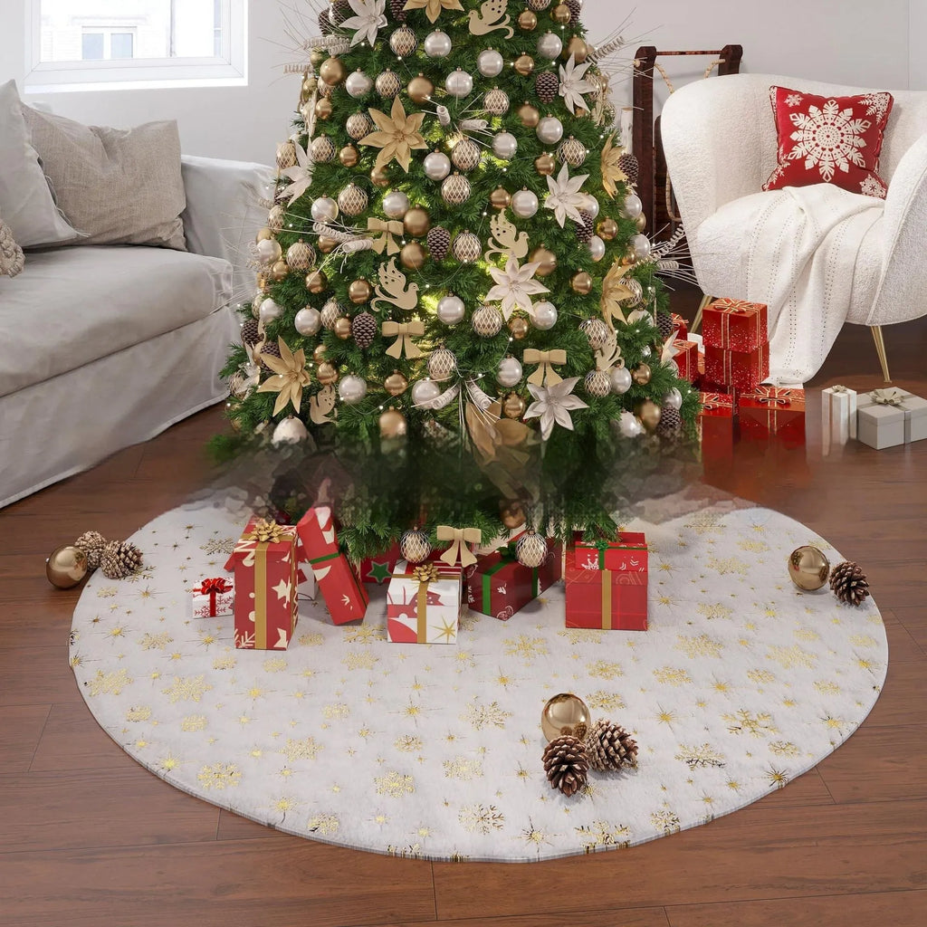 Gilding snowflake design on a plush Christmas tree style rug in multiple size options.