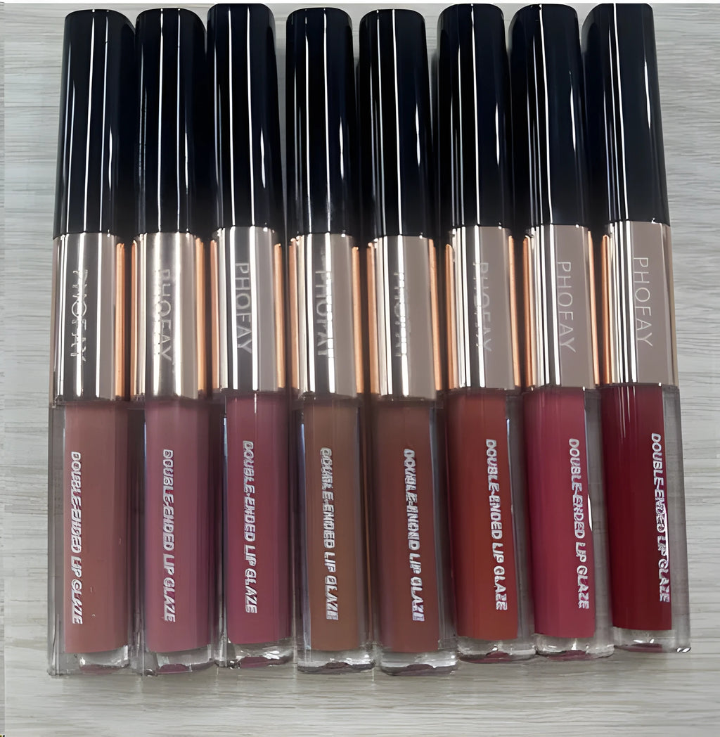 C-L021 double-ended lip gloss with non-stick applicator, showing two different colour tips.