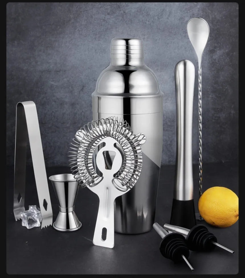 23-piece stainless steel cocktail set with European-style acrylic design for home bar