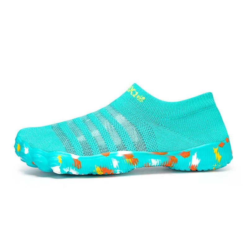 Men's camouflage water shoes with Flyknit upper and rubber sole for beach and swimming