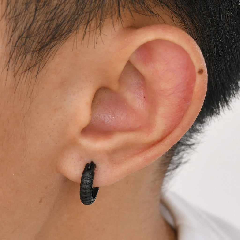 Stainless steel snake pattern earrings in black or gold hip hop style