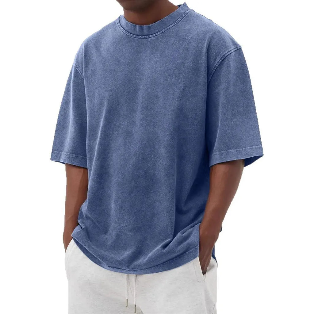 Men's stone-washed polyester pullover t-shirt in loose fit with half sleeves