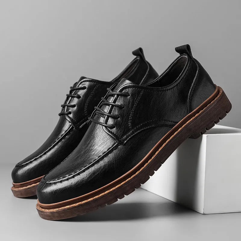 Men's casual leather shoes in black or brown with round toe and sewing line details